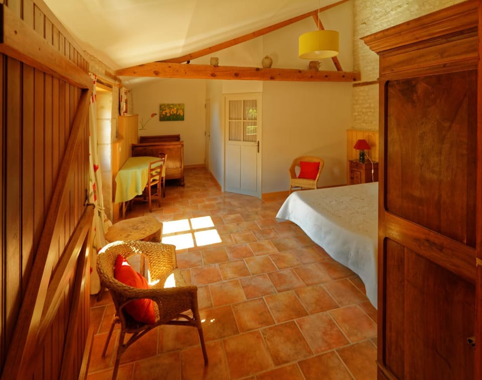Chambres d'hôtes Les Tilleuls Bed and Breakfast in Pays de la Loire