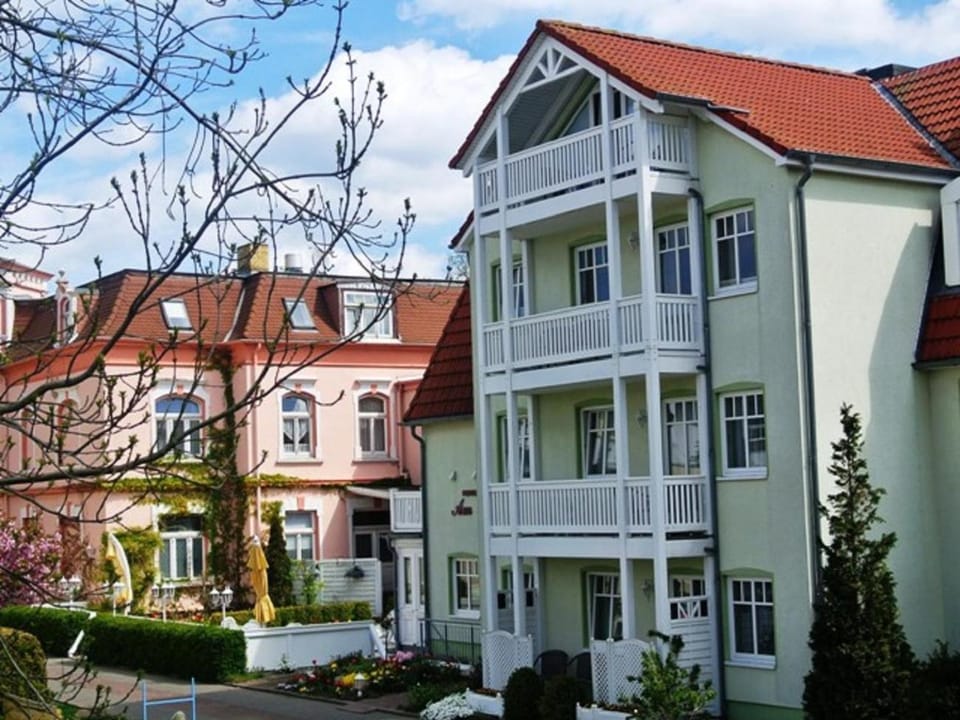 Property building, Facade/entrance