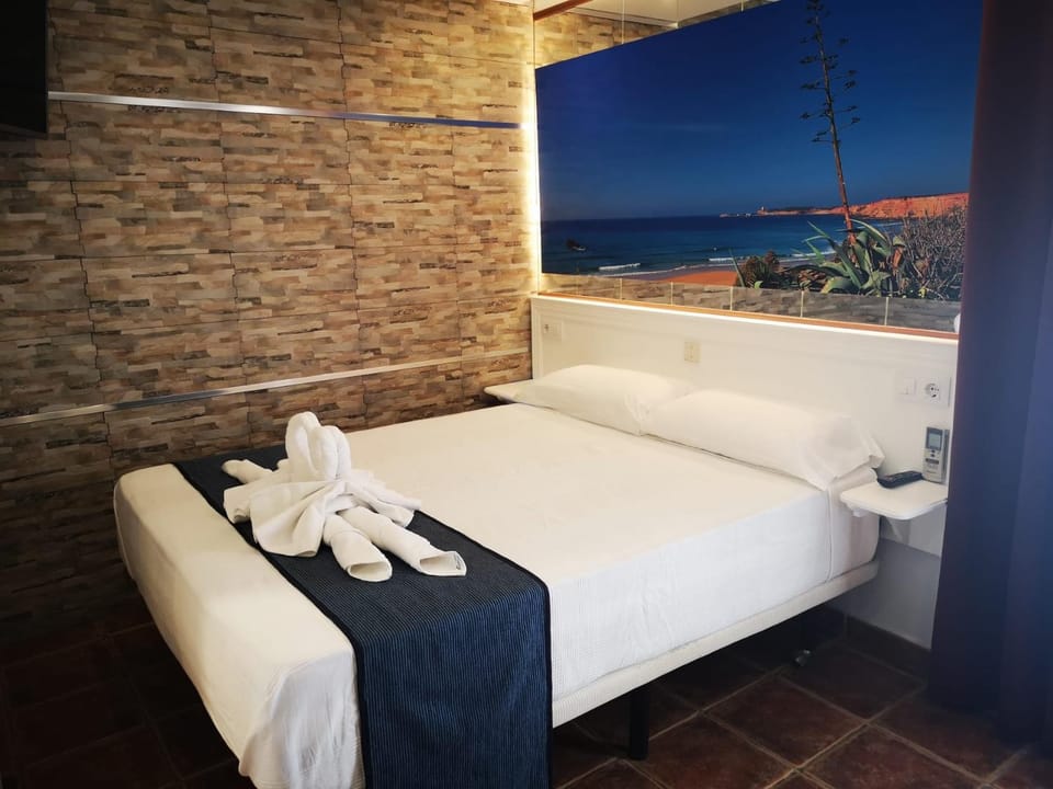 Hostal Costa De La Luz Bed and Breakfast in Conil de la Frontera