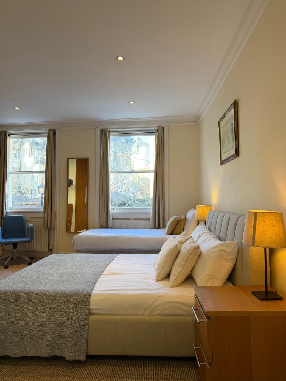 Bed, Photo of the whole room, Bedroom