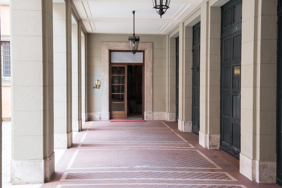 Facade/entrance