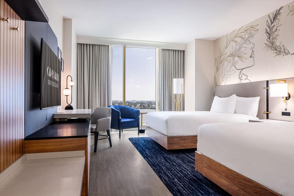 Bed, TV and multimedia, Seating area, Bedroom