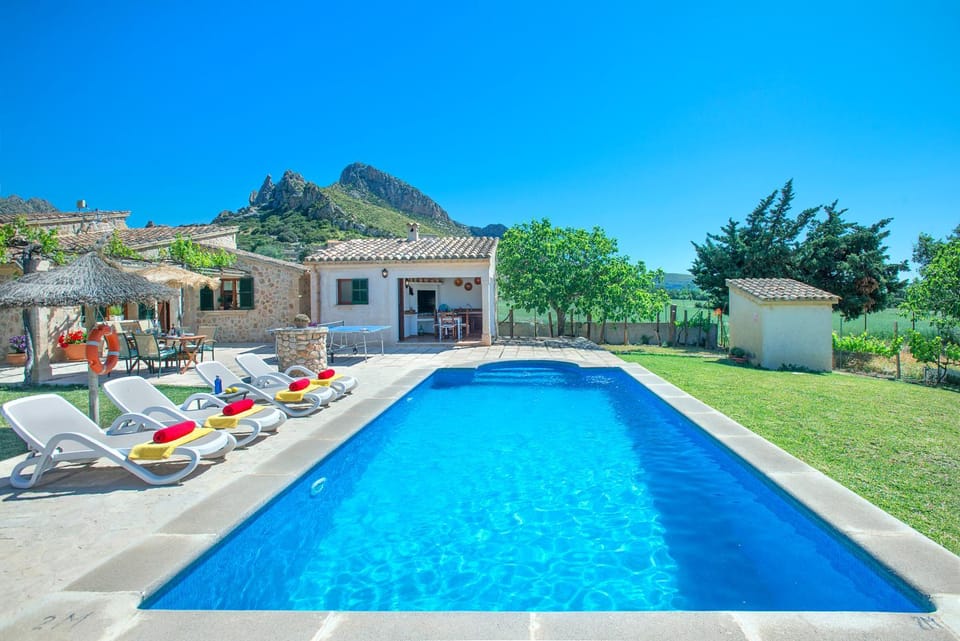 Property building, Mountain view, Swimming pool