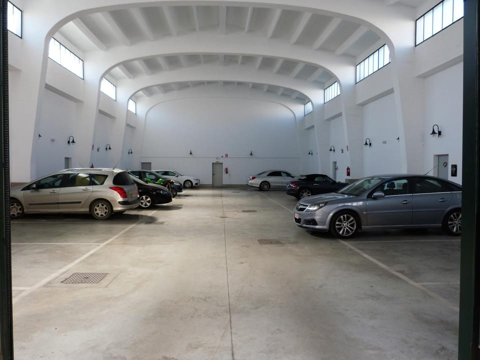 Area and facilities, Parking