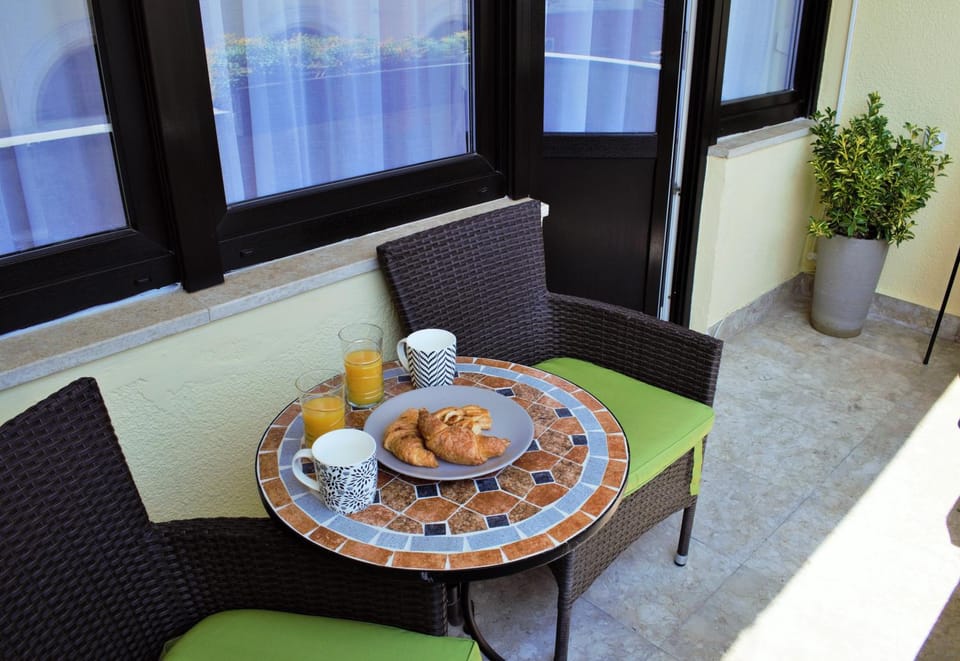 Balcony/Terrace, Landmark view