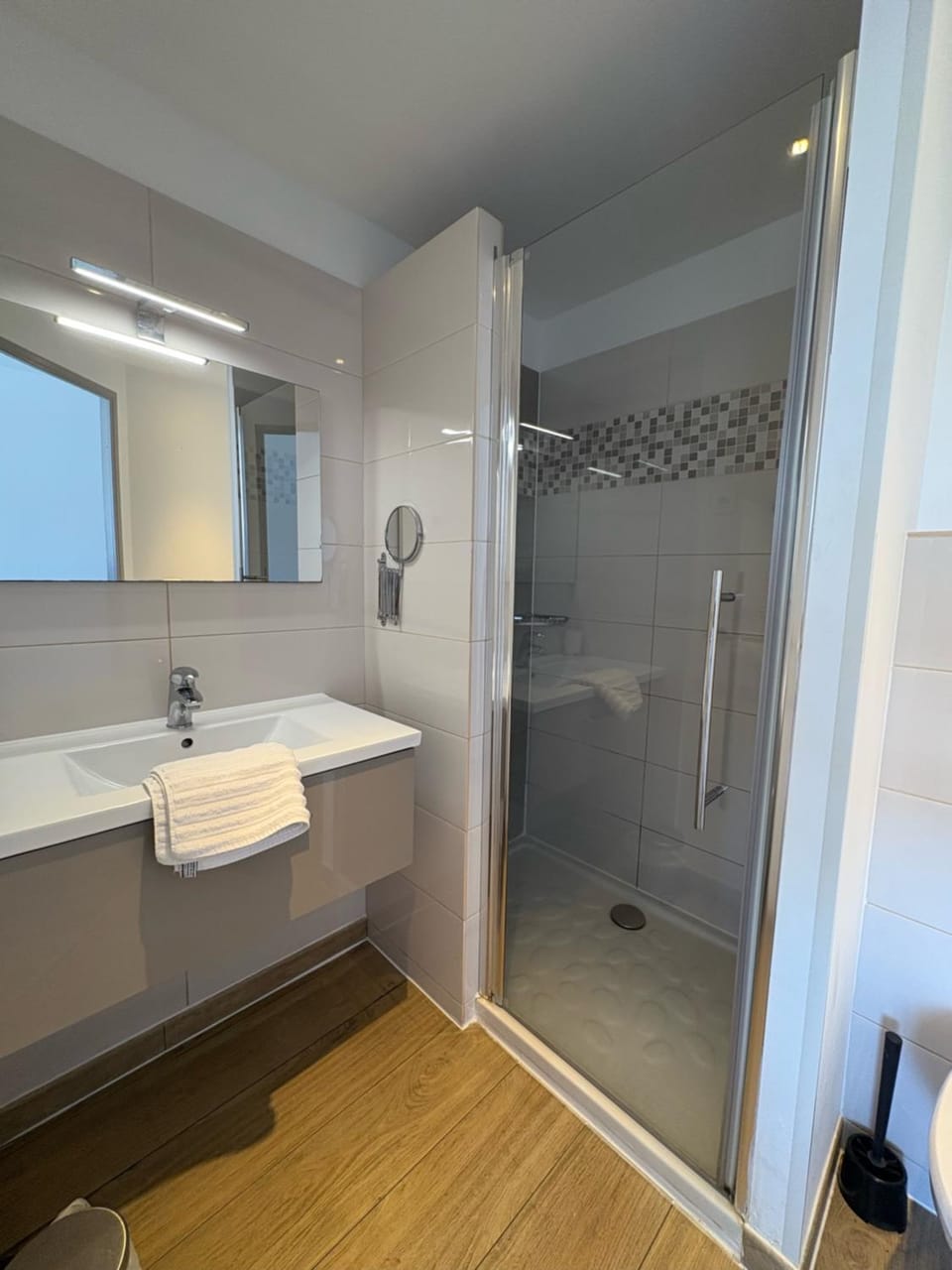 Shower, Bathroom, towels