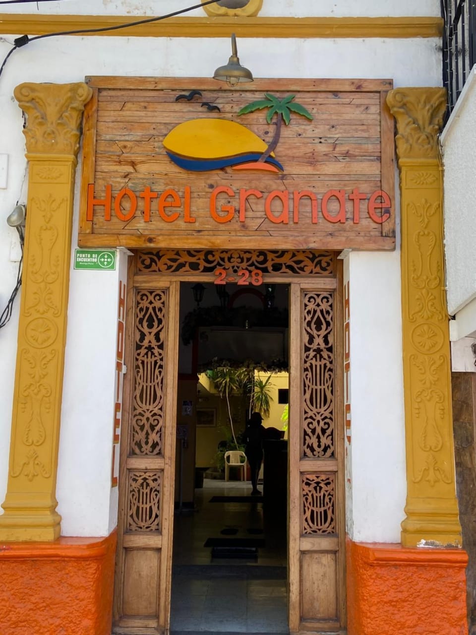 Facade/entrance