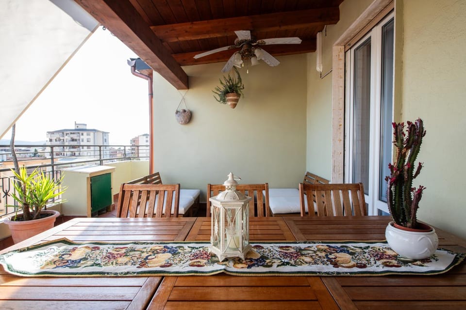 Balcony/Terrace, Balcony/Terrace