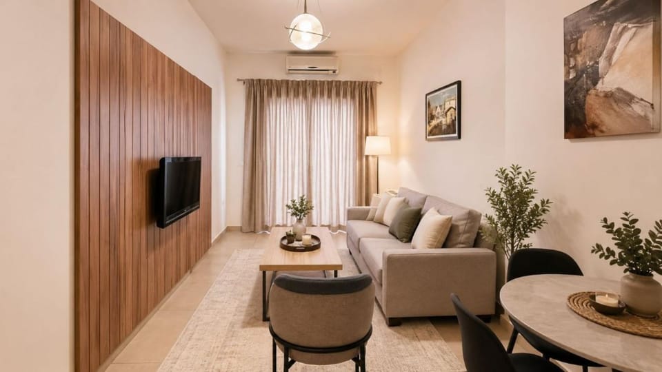 TV and multimedia, Living room, Seating area, Evening entertainment, City view
