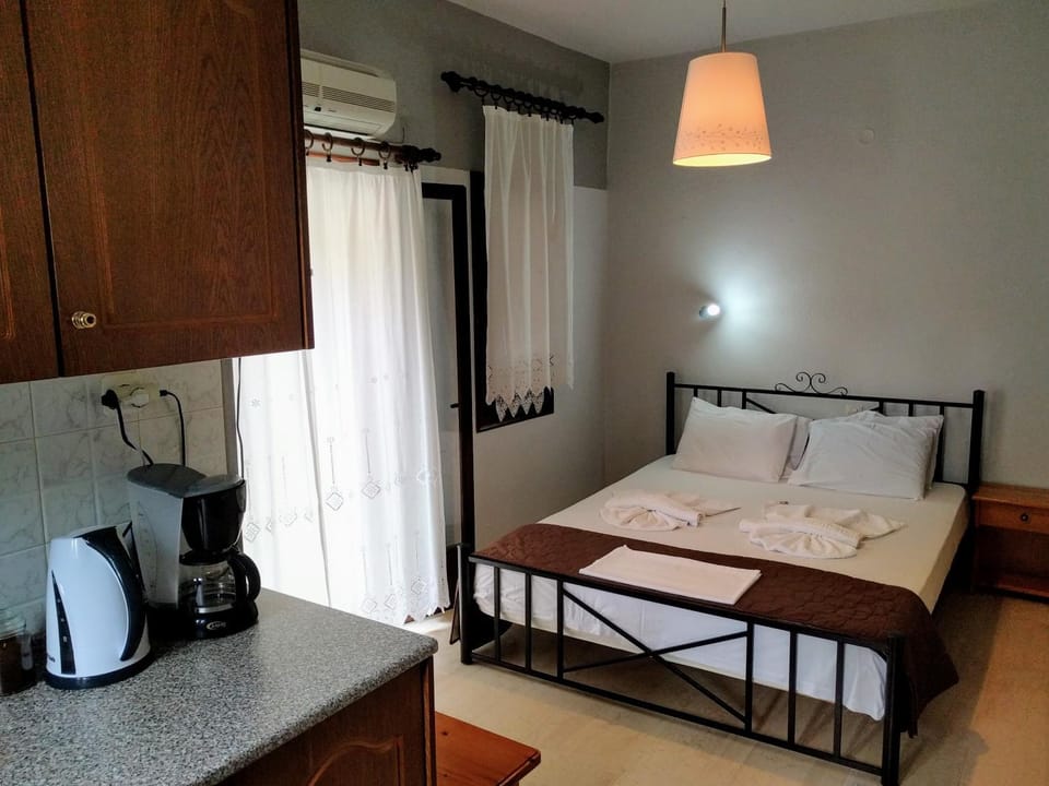 Coffee/tea facilities, Kitchen or kitchenette, Bedroom