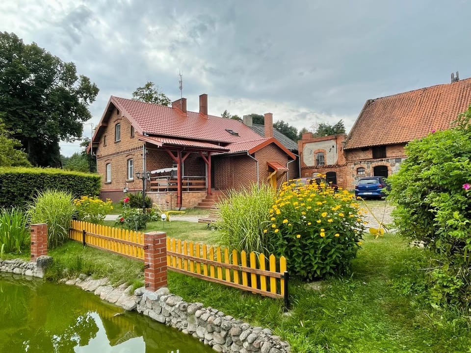 Property building, Spring, Day, Natural landscape, Garden view