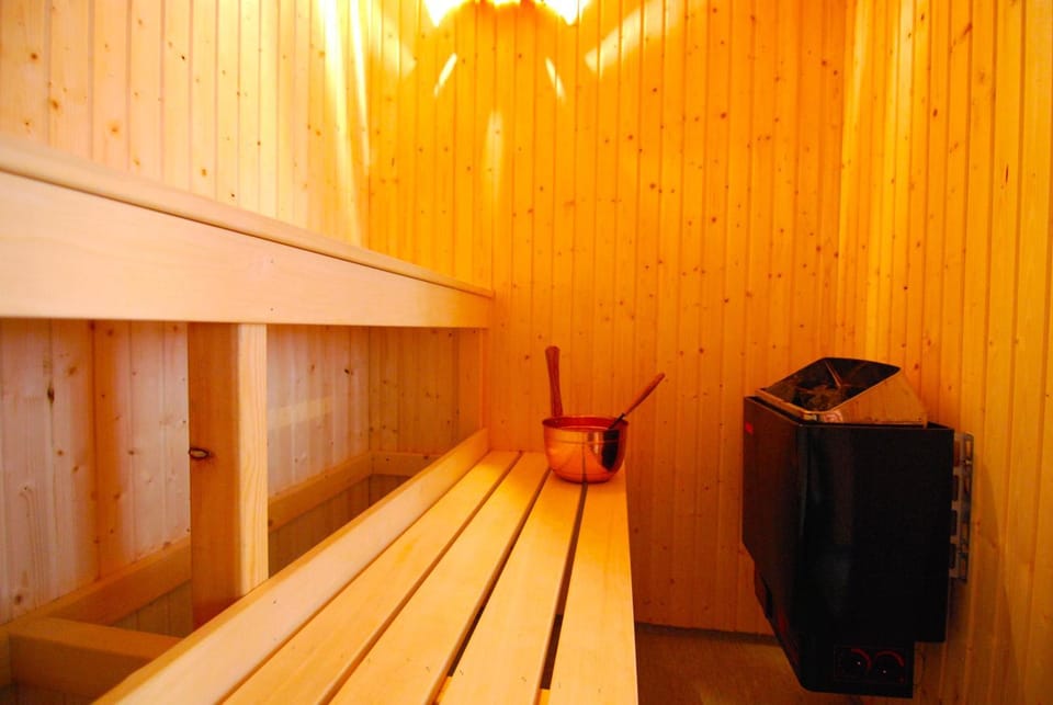 Activities, Sauna, Spa and wellness centre/facilities