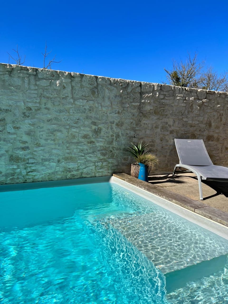 Day, Balcony/Terrace, Seating area, Swimming pool