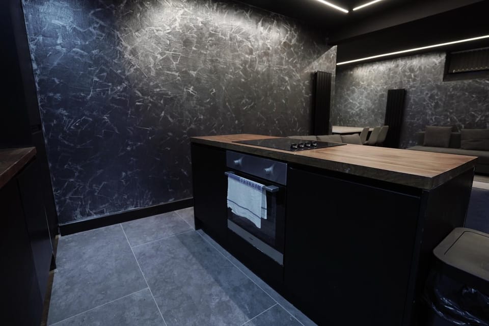 Nero Suite Sleeps Fourteen Apartment in Manchester