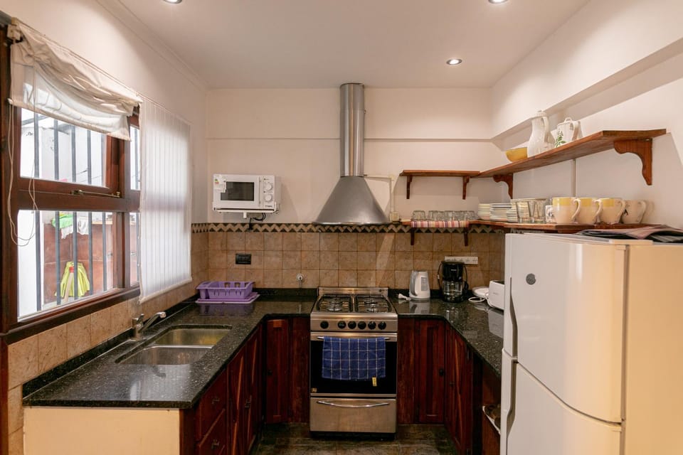Kitchen or kitchenette, minibar, pet friendly, stove