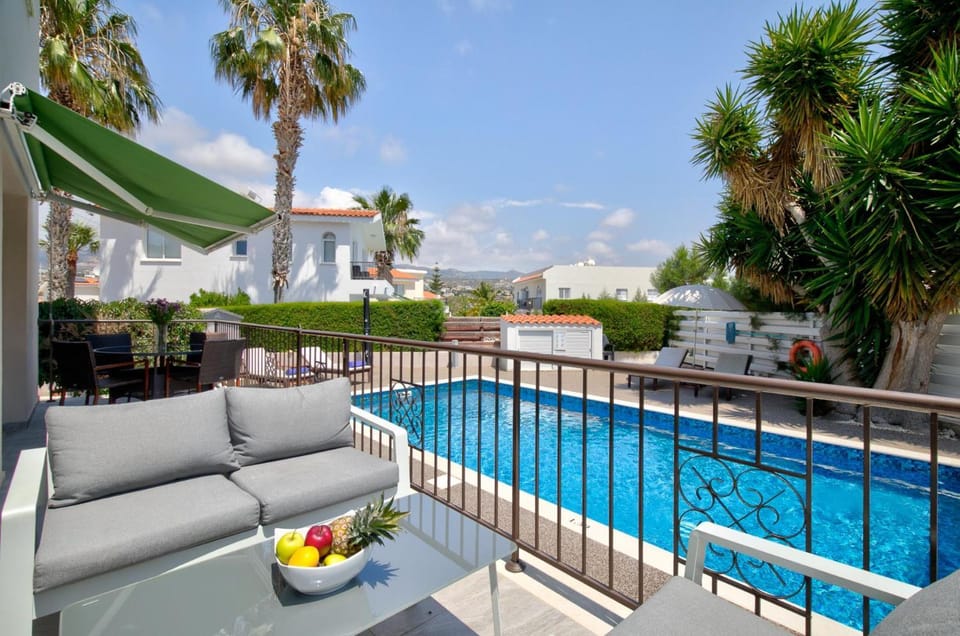 Property building, Balcony/Terrace, Seating area, Swimming pool