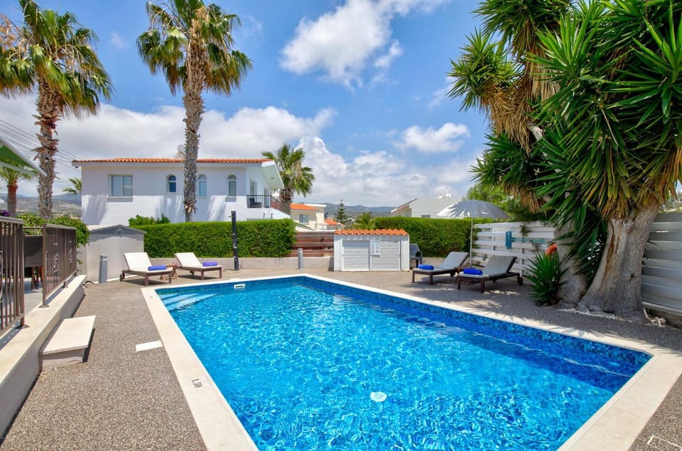 Garden, Pool view, Swimming pool, sunbed