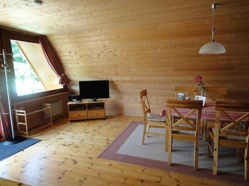TV and multimedia, Living room, Seating area, Dining area