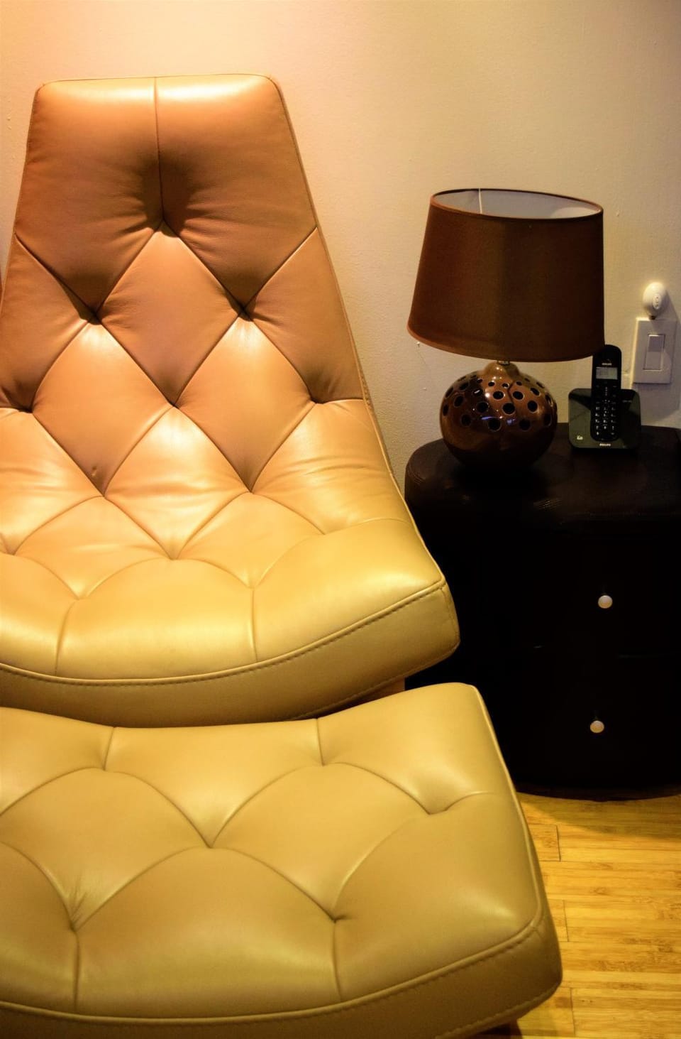 Bed, Day, Other, Photo of the whole room, Decorative detail, Bedroom
