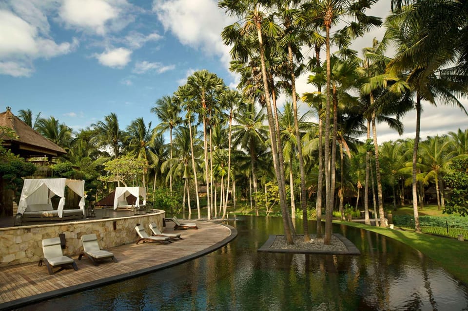 Facade/entrance, Swimming pool, Swimming pool