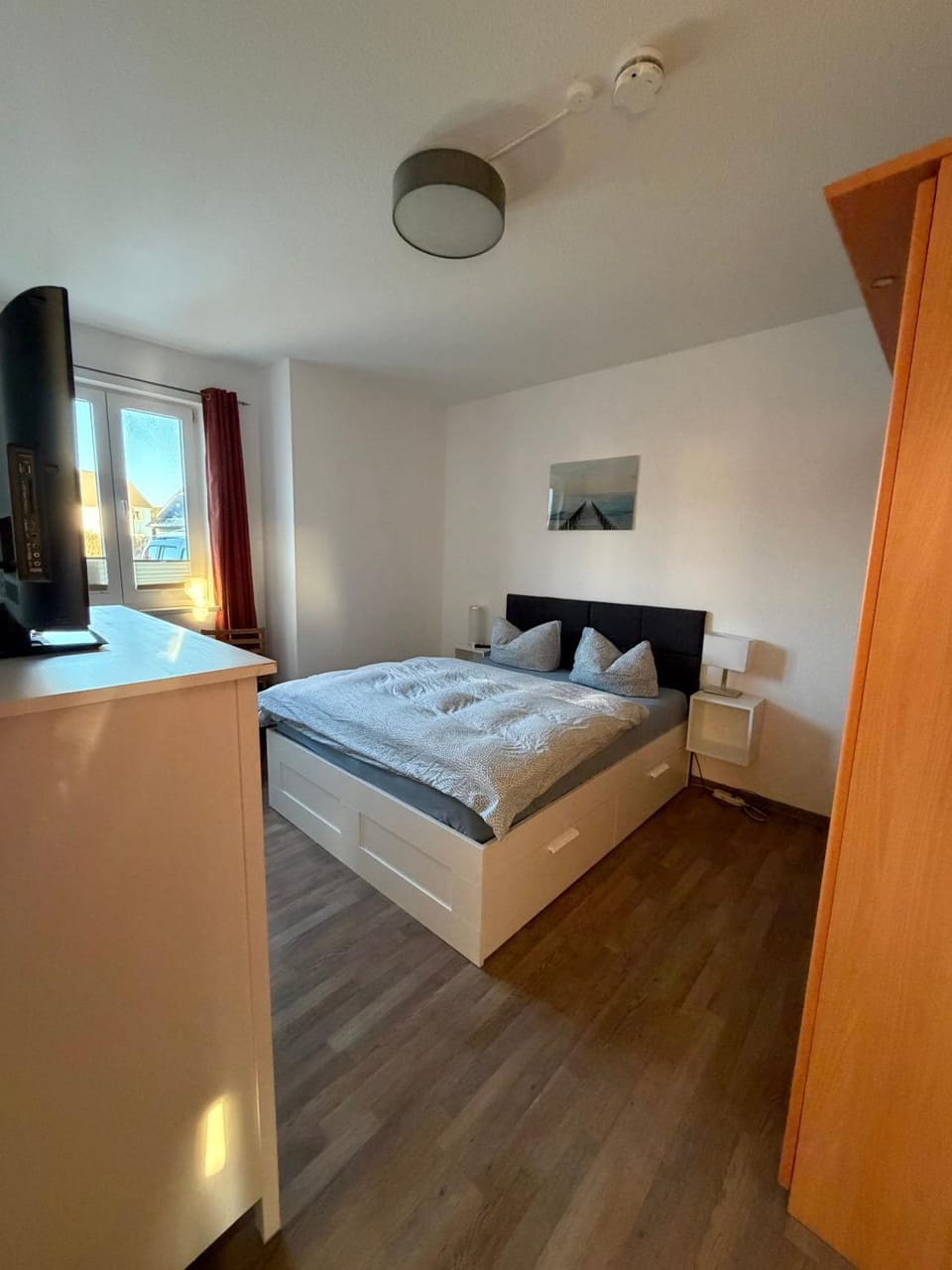 Bed, Photo of the whole room, Bedroom