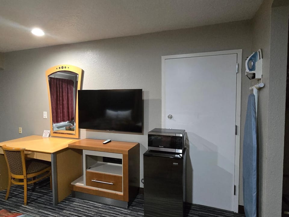 Communal lounge/ TV room, TV and multimedia