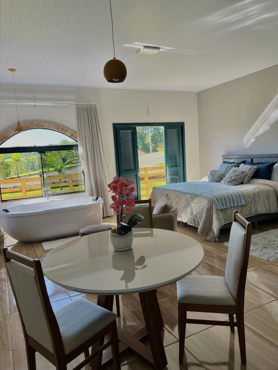 Photo of the whole room, Dining area, Bedroom