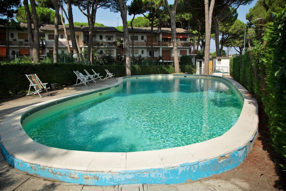 Swimming pool, Swimming pool