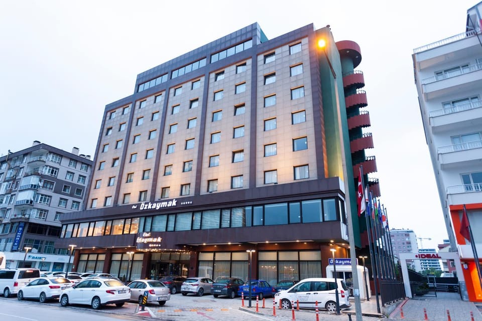 Property building, Nearby landmark, Neighbourhood