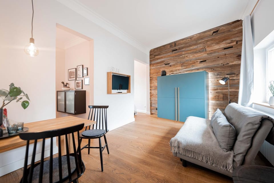 TV and multimedia, Living room, Seating area, Dining area, wardrobe