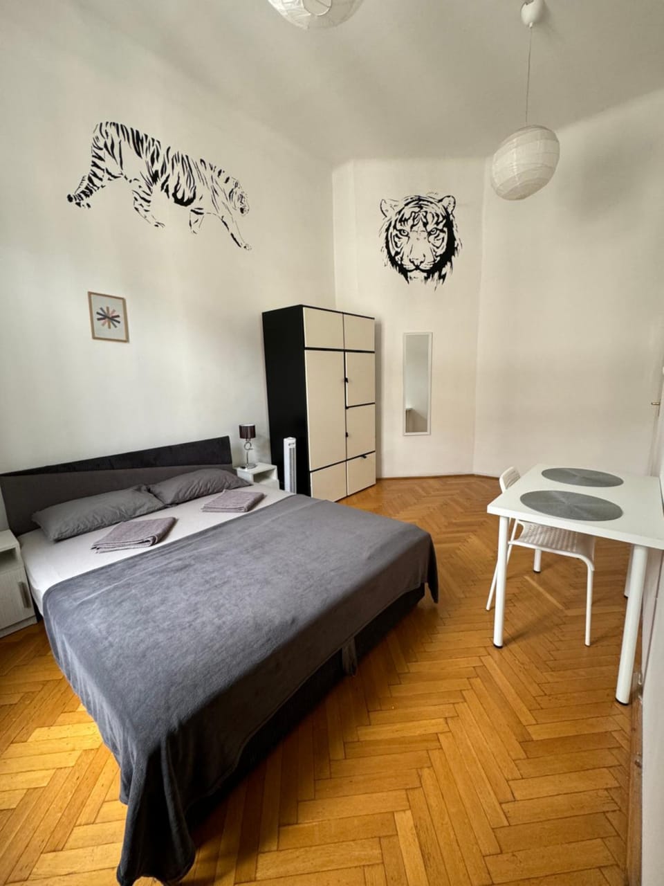 Bed, Bedroom, towels, wardrobe