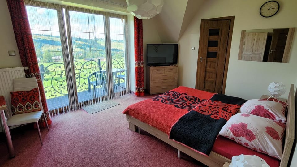 Bed, TV and multimedia, Photo of the whole room, Bedroom, hair dresser