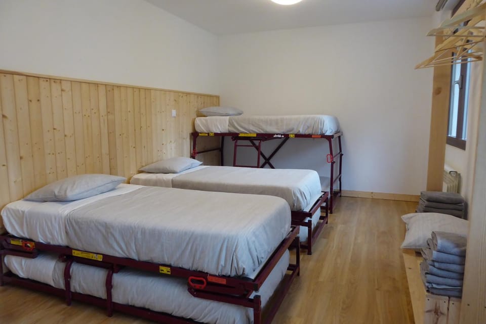 Camping Selva de Oza Campground/ 
RV Resort in Aragon