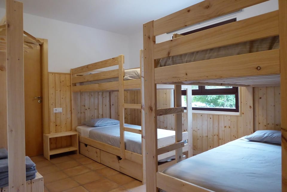 Camping Selva de Oza Campground/ 
RV Resort in Aragon