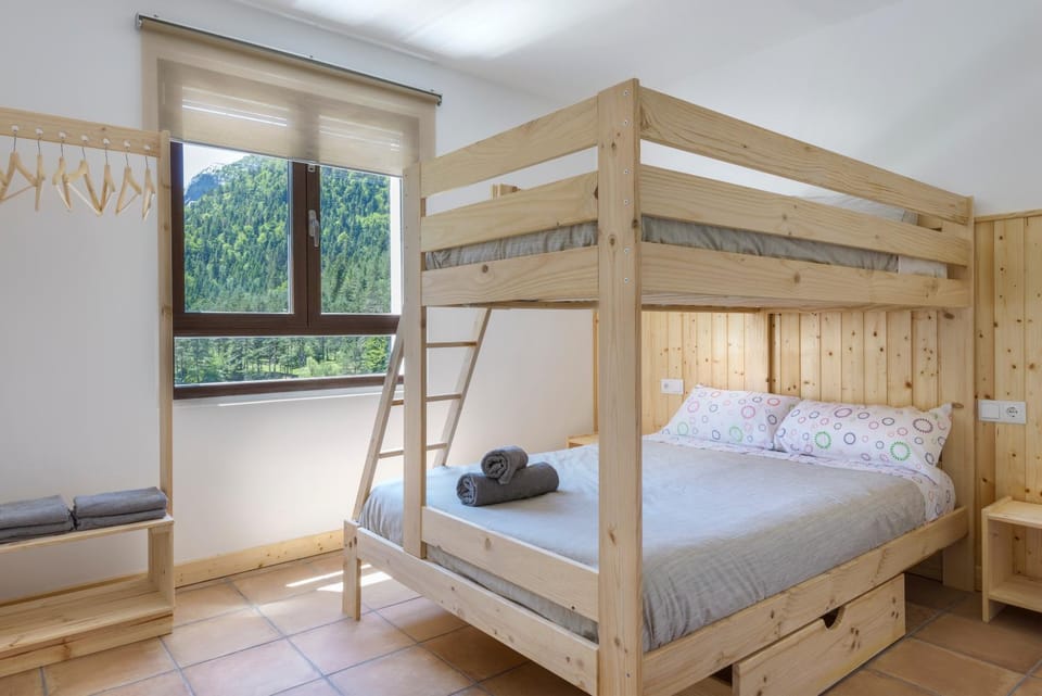 Camping Selva de Oza Campground/ 
RV Resort in Aragon