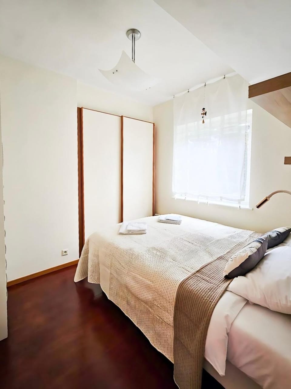 Bed, Photo of the whole room, Bedroom, furniture, locker, towels