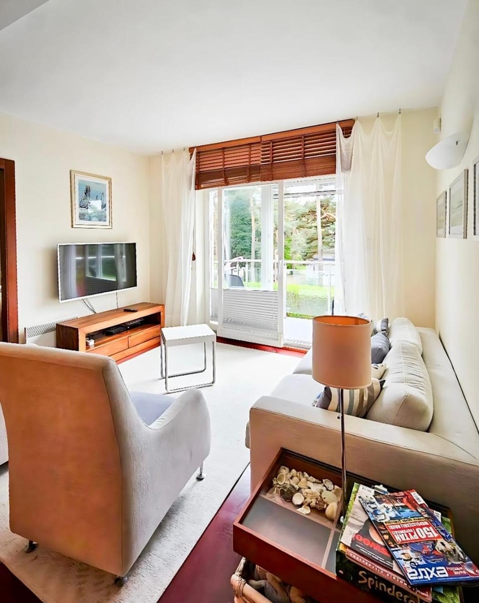 TV and multimedia, View (from property/room), Living room, Photo of the whole room, Seating area, furniture