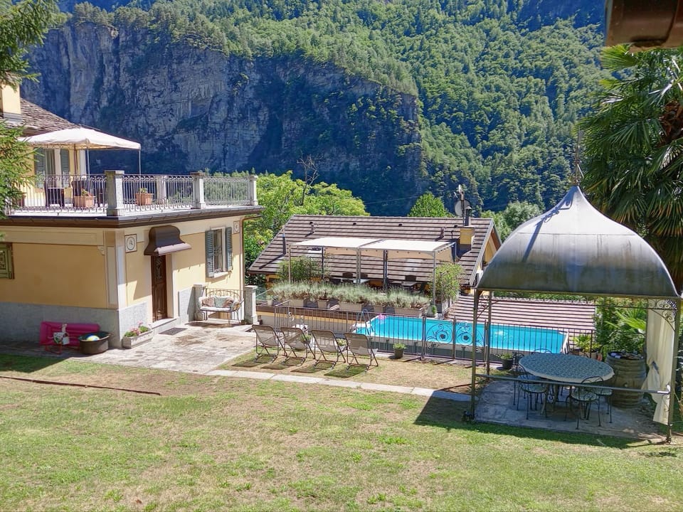 B&B DELL'ANTICA OSTERIA -Varzo Bed and Breakfast in Canton of Valais
