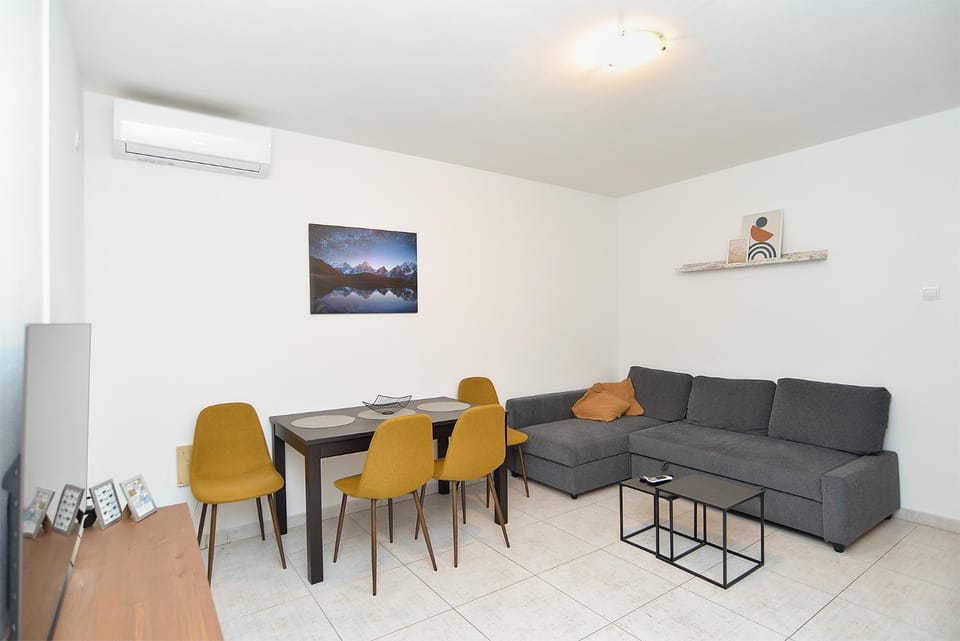 Apartmensts Arsen 928 Apartment in Fažana