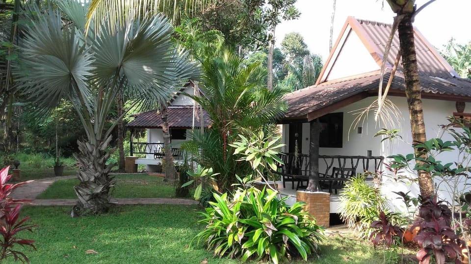 Beautiful Flower Resort Hotel in Krabi Changwat