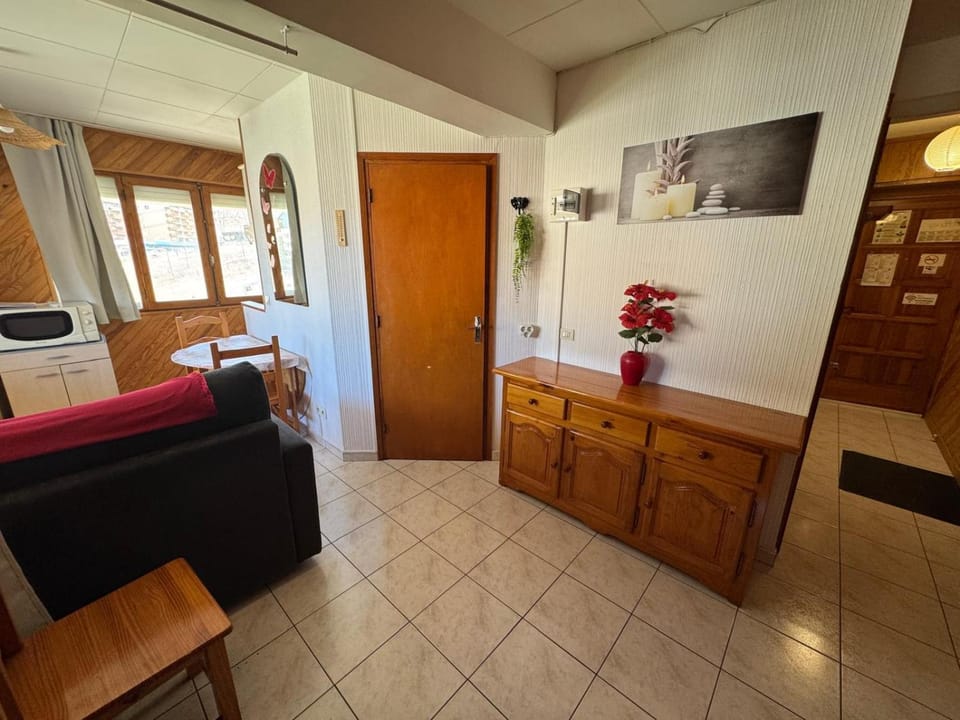 Dining area, pet friendly