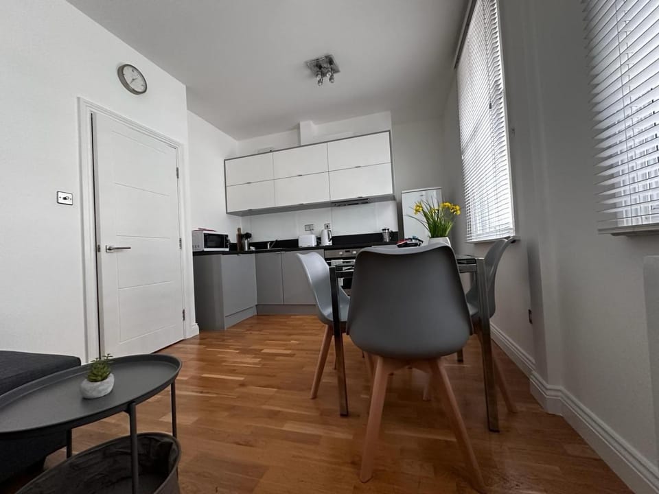 Apt 2, Soho Apartments 1st floor by Indigo Flats Apartment in City of Westminster