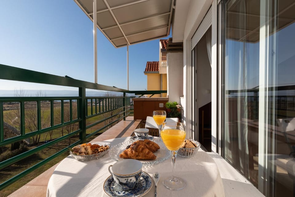 Balcony/Terrace, Food and drinks, Sea view