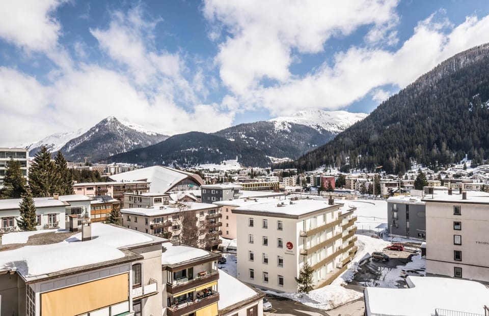 Property building, Nearby landmark, Natural landscape, Bird's eye view, Winter, Mountain view