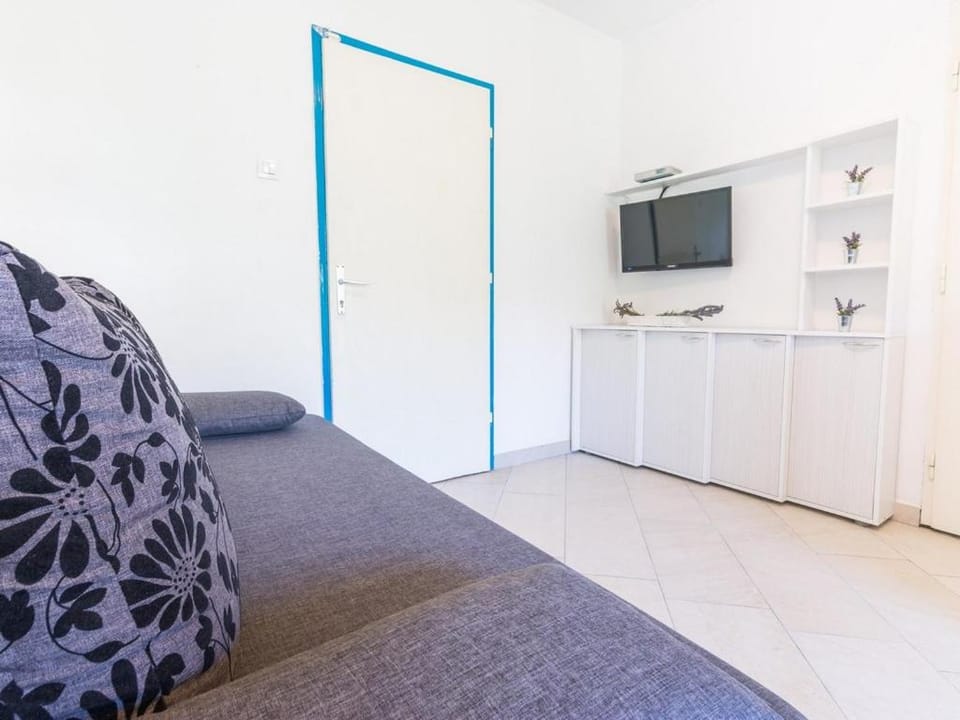 Apartments & Rooms Nikica Bed and Breakfast in Lika-Senj County