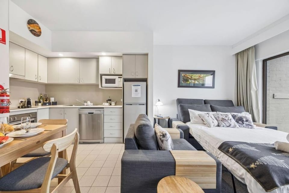 Living room, Seating area, Dining area, kitchen