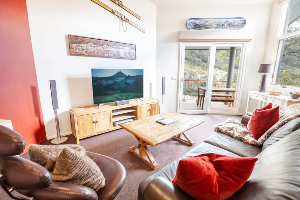 Living room, Mountain view