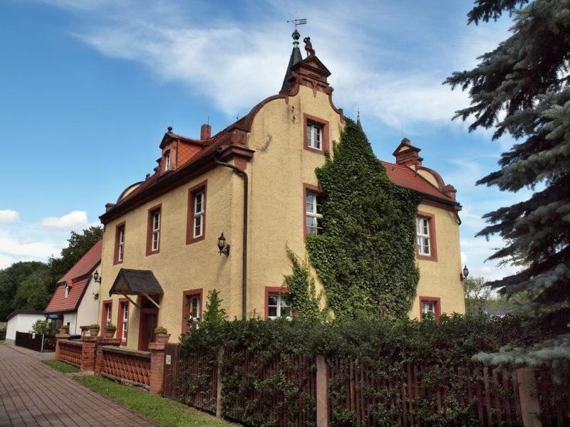 Property building, Garden