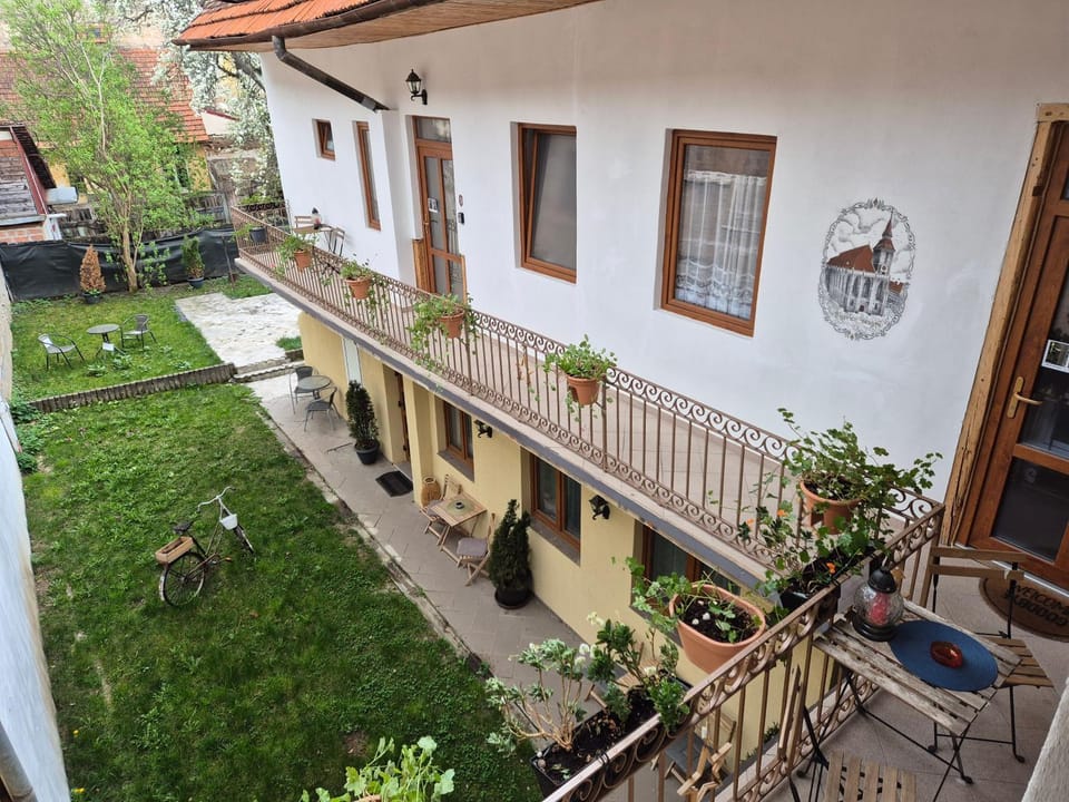 Patio, Balcony/Terrace