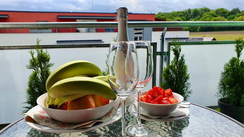 Balcony/Terrace, Balcony/Terrace, Decorative detail, Food